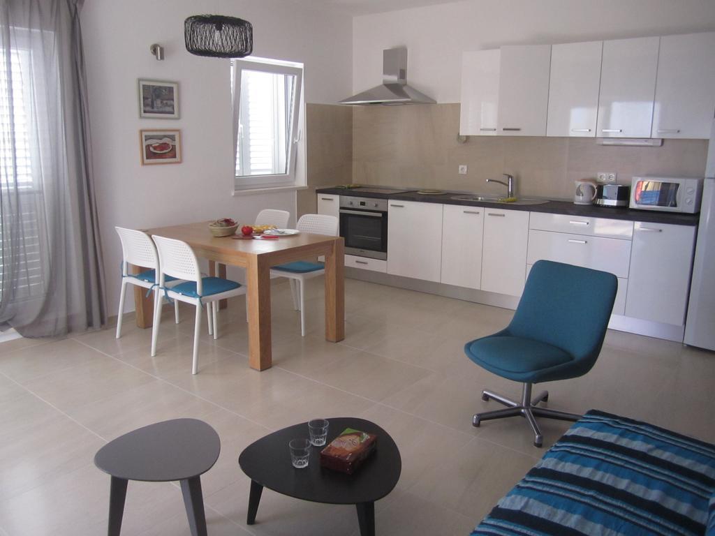 Apartments Jela 로고즈니차 객실 사진