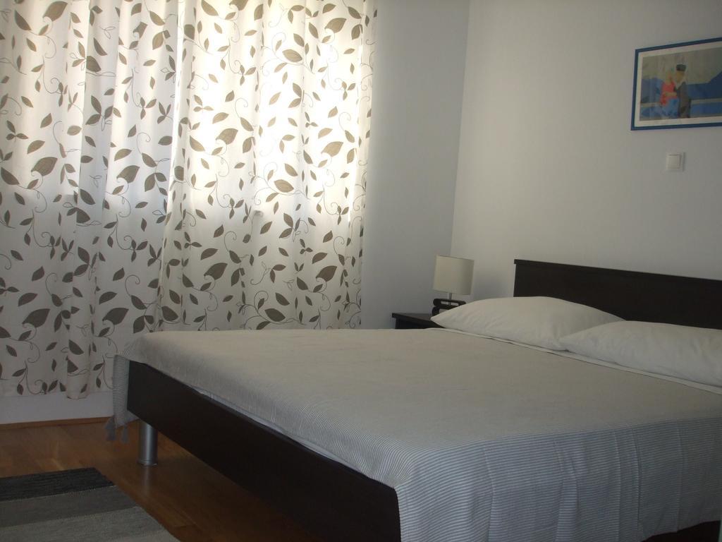 Apartments Jela 로고즈니차 객실 사진